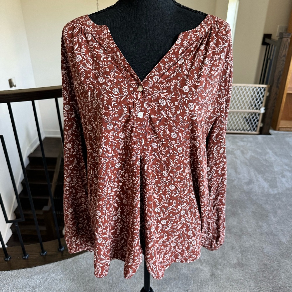 Super cute and flowy old navy top in size XXL